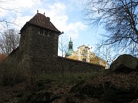 Větrný zámek s kostelem