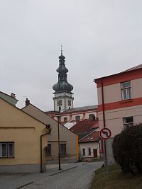 Pohled na kostel Nanebevzetí Panny Marie