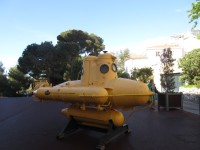 Ponorka před muzeem