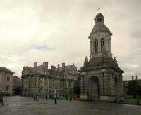 Univerzitní areál Trinity College se zvonicí