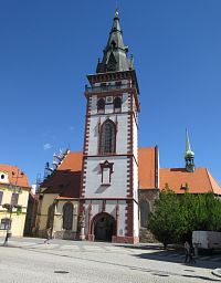 Náměstí 1. máje - kostel Nanebevzetí P. Marie a městská věž