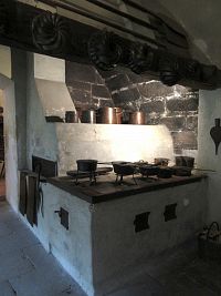 Na hradě - černá kuchyně