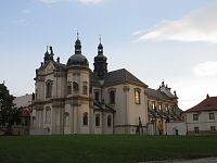 Osek - klášter s kostelem