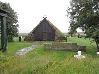 Island - Varmahlíð - obec, drnový kostel Víðimýrarkirkja a skanzen Glaumbær