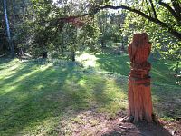 Zámecká zahrada - vchod hlídá moudrá sova