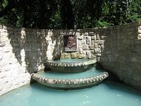 Česká Lípa - městský park - Mohauptova fontána – kašna hudebního skladatele, který ve městě žil od r. 1896 až do své smrti r. 1916