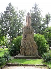 Kostelec nad Labem - socha Mistra Jana Husa se skupinou Táboritů