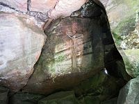 Kříž s Kristem u v jeskyni poustevníka Juana Garina