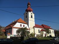 Bobrová - kostel sv. Petra a Pavla a stará škola