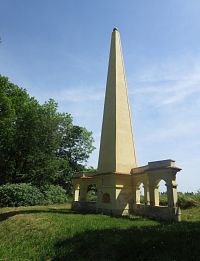 Uherčice - obelisk