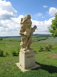 První socha - praotec Čech