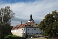 Dobřichovice - zámek ještě ze silničního mostu