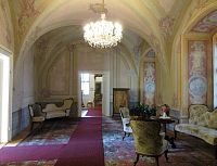 Malovaný sál s pozdně gotickou klenbou