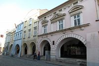 Nový Jičín - Masarykovo náměstí  - dům vpravo - tady se narodil secesní malíř Hugo Baar