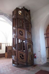 Kostel sv. Jakuba Většího - točité schody na hudební kruchtu