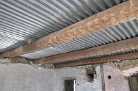 Dům U Lípy - v patře opravují trámové stropy