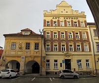 Barokní děkanství a dům Antonína Petrofa