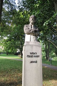 Park Budoucnost - busta V. Smetany