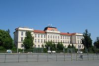 Historická budova Střední odborné školy Plzeňský kraj-sever - 2. den: Stříbro - 3 kostely, radnice, plastika 13. poledníku, městské opevnění (Husitská bašta, Koubkova a Židovská branka), minoritský klášter a zřícenina kostela sv. Maří Magdalény, bývalý pivovar, křížová cesta
