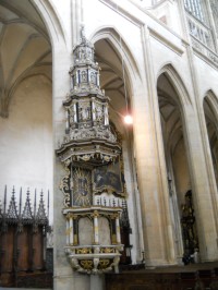 Chrám Sv. Barbory - kamenná kazatelna