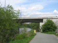 cyklist.stezka pod Malostranským mostem