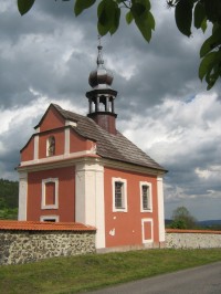 Valeč - hřbitovní kostelík
