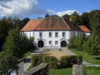 Chanovice - zámek, rozhledna, naučná stezka, skanzen