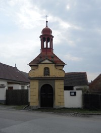 Barokní kaplička Na Hradčanech 