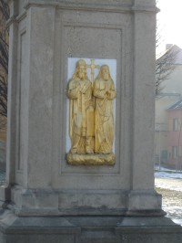 Mariánský sloup - reliéf Cyril a Metoděj