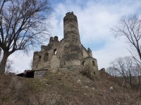 věž a palác hradu