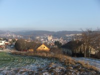 Pohled na chrám z kapličky nad Šternberkem