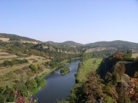 pohled na Berounku a Srbské skály ze skalního ostrohu
