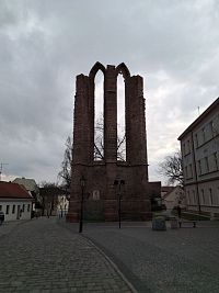 Město Benešov a Fragment (zřícenina) minoritského kláštera