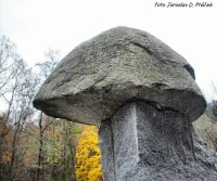"Stonehenge" u řeky Lužnice