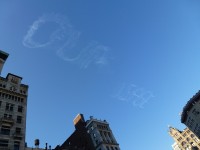nápis na nebi nad Union square
