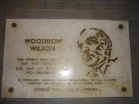 Praha - Pamětní deska W. Wilsona na Hlavním nádraží