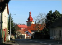 1-Seč, kostel ze silnice od Běstviny