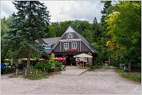38-Turistická chata u vchodu do Prachovských skal