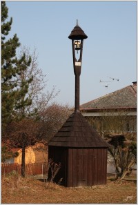 Zvonička na návsi Rabštejnské Lhoty