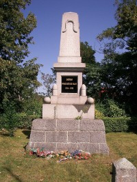 pomník padlým v 1.sv.válce u kostela Sv.Barbory Chomutov