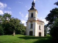 kaple Panny Marie Pomocné, lapidárium soch a zaniklých obcí Doupovska na Vintířovském vrchu