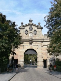 Leopoldova brána do vstupu vyšehradského areálu