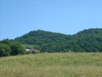 Pohled ze silnice na hrad Blansko