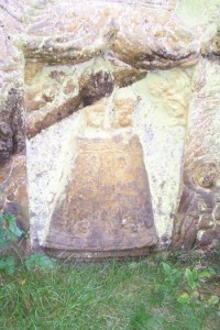 Dolní část reliéfu - Matka Boží s jezulátkem-to je hůř vidět