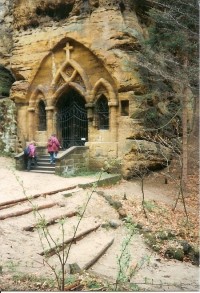 1.Skalní kaple v Modlivém dolu