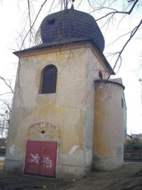 14.Zvonice s doškovou střechou