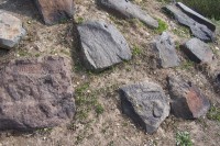 15.Kameny se zašlými nápisy obcí,kde bylo zrušeno nevolnictví