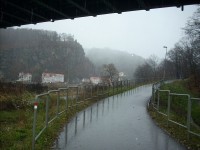26.Pohled pod železničním mostem k Pastýřské stěně