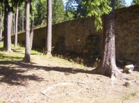 Zeď staré střelnice na Šajbě