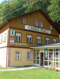 Aichelburg – hrádek co povstal z popela